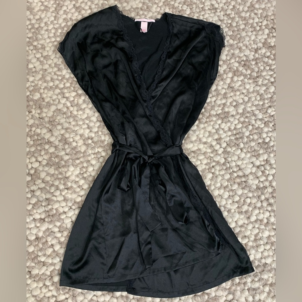 Victoria's Secret Black Lace-Trimmed Robe short sleeve S